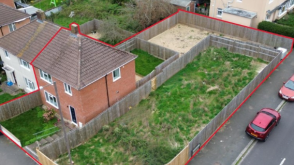 House & Plot in Fishponds photo
